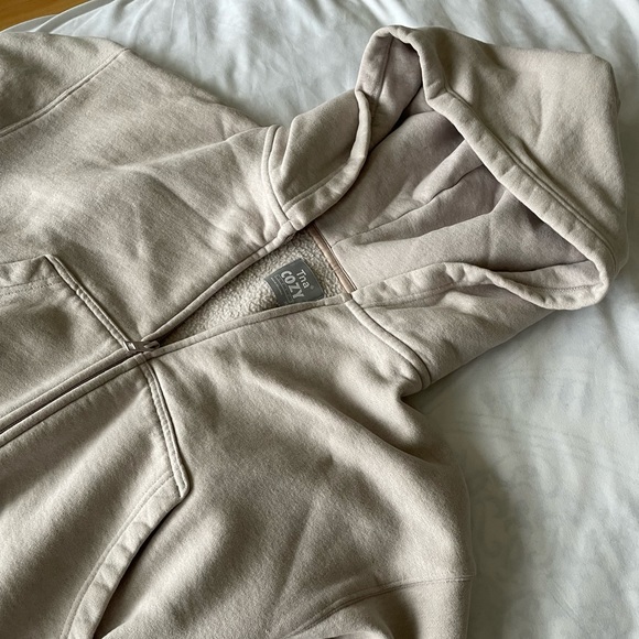 Aritzia TNA Cozy Fleece Boyfriend Boxy Zip - Picture 3 of 4